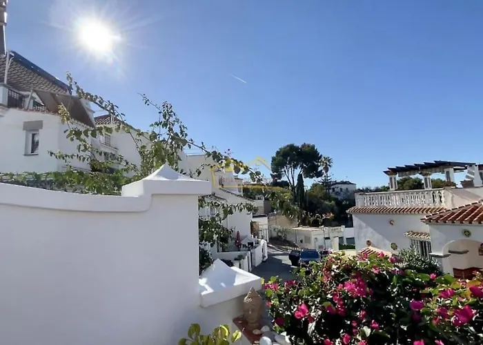 Beautiful Views, Pool & Just 10Min To The Beach